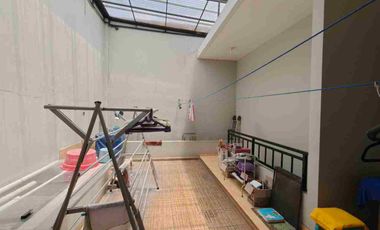 Rumah Mewah 2Lt Full Furnish Strategis di Colomadu