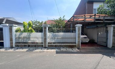 DISEWAKAN RUMAH UNTUK KANTOR/TEMPAT TINGGAL LOKASI STRATEGIS