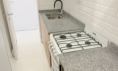 Dos ambientes con balcón saliente, centro. Mar del Plata.