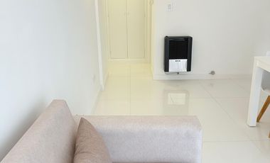 Dos ambientes con balcón saliente, centro. Mar del Plata.