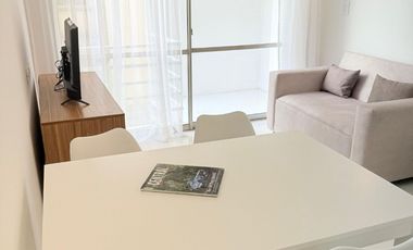 Dos ambientes con balcón saliente, centro. Mar del Plata.