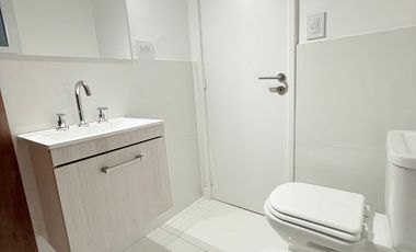 Dos ambientes con balcón saliente, centro. Mar del Plata.