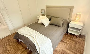 Dos ambientes con balcón saliente, centro. Mar del Plata.