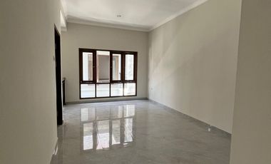 RUMAH SIAP HUNI MINIMALIS 3BR KAWASAN STARTETEGIS LOKASI DENPASAR SESETAN
