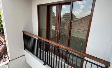 RUMAH SIAP HUNI MINIMALIS 3BR KAWASAN STARTETEGIS LOKASI DENPASAR SESETAN