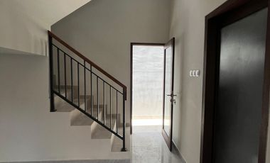 RUMAH SIAP HUNI MINIMALIS 3BR KAWASAN STARTETEGIS LOKASI DENPASAR SESETAN