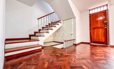 ALQUILO CASA EN SAN ISIDRO