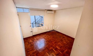 ALQUILO CASA EN SAN ISIDRO