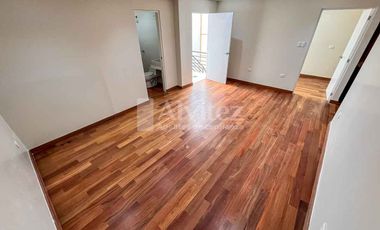 ALQUILO CASA EN SAN ISIDRO