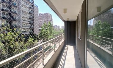 LINDO DEPTO METRO SANTA ISABEL 2 DORMITORIS 2 BAÑOS Y ESTACIONAMIENTO