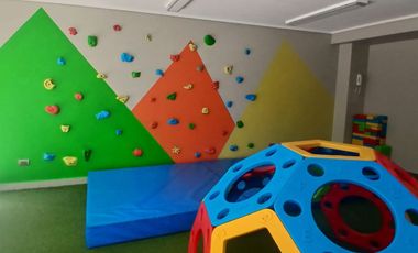 LINDO DEPTO METRO SANTA ISABEL 2 DORMITORIS 2 BAÑOS Y ESTACIONAMIENTO