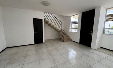 ¡Precio a tratar! | Casa en esquina con terreno excedente Terranova, Corregidora