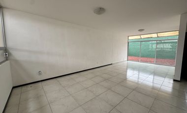 ¡Precio a tratar! | Casa en esquina con terreno excedente Terranova, Corregidora