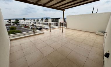 ¡Precio a tratar! | Casa en esquina con terreno excedente Terranova, Corregidora