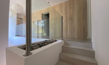 Casa cinco ambientes en venta. Barrio Residencial 1 de Costa Esmeralda. Costa Atlántica.