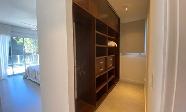 Casa cinco ambientes en venta. Barrio Residencial 1 de Costa Esmeralda. Costa Atlántica.