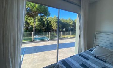 Casa cinco ambientes en venta. Barrio Residencial 1 de Costa Esmeralda. Costa Atlántica.