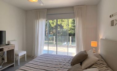 Casa cinco ambientes en venta. Barrio Residencial 1 de Costa Esmeralda. Costa Atlántica.