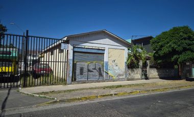 Excelente propiedad con local comercial en privilegiado sector, La Calera