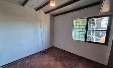 Excelente propiedad con local comercial en privilegiado sector, La Calera