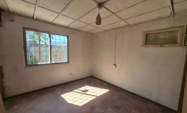 Excelente propiedad con local comercial en privilegiado sector, La Calera