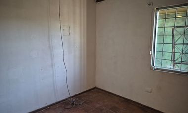 Excelente propiedad con local comercial en privilegiado sector, La Calera