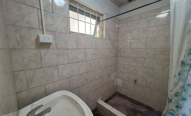 Excelente propiedad con local comercial en privilegiado sector, La Calera