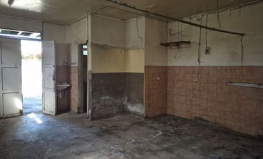 Excelente propiedad con local comercial en privilegiado sector, La Calera