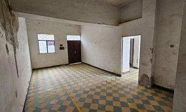 SE VENDE CASA EN BARRIO BOLIVAR!!
