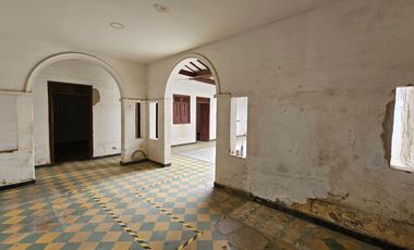 SE VENDE CASA EN BARRIO BOLIVAR!!