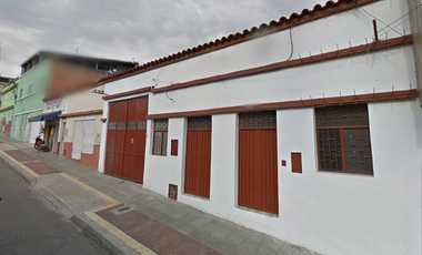 SE VENDE CASA EN BARRIO BOLIVAR!!