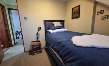 Se vende acogedora casa, ubicada a solo media cuadra del TUE.