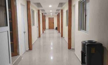 SE ARRIENDA PROPIEDAD GRANDE PARA EMPRESA Y SUS TRABAJADORES 19 HABITACIONES SINGLES , TOTALMENTE AMOBLADA Y EQUIPADA 19 A 20 PERSONAS