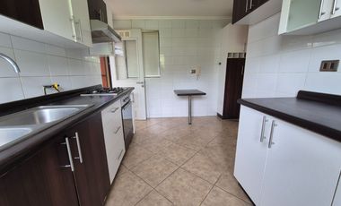 Comoda Casa en Parque del Sol en Venta.