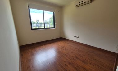 Comoda Casa en Parque del Sol en Venta.
