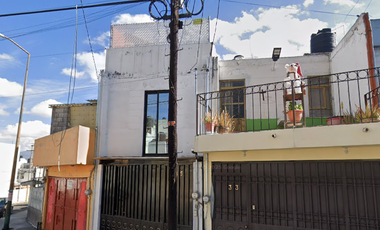 Casa en Unidad Habitacional de La Rosa Puebla Puebla.