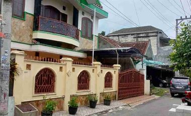Jual Rumah mewah dua lantai di celeban Umbulharjo Yogyakarta