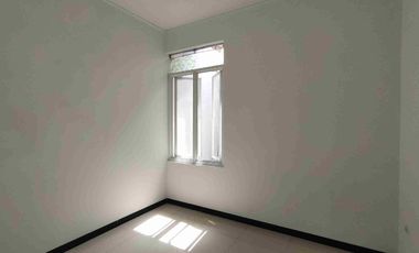 Rumah 1 lantai di Taman Holis Indah II, non furnished