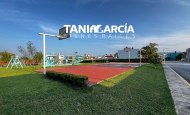 Vendo Bonita Casa en Fraccionamiento Privado en Amatlán.