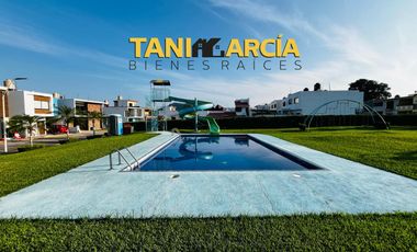 Vendo Bonita Casa en Fraccionamiento Privado en Amatlán.