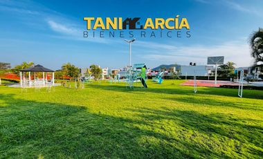 Vendo Bonita Casa en Fraccionamiento Privado en Amatlán.