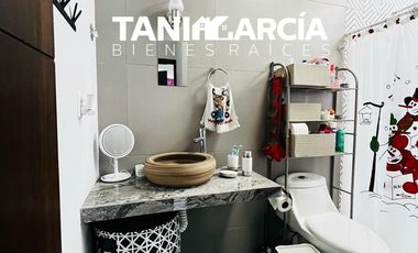 Vendo Bonita Casa en Fraccionamiento Privado en Amatlán.