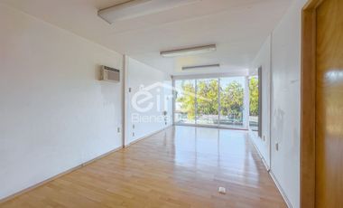 Edificio en venta en Jardines del Bosque, Guadalajara, Jalisco.