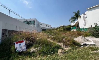 TERRENO EN VENTA CON SERVICIOSA SUBTERRANEOS