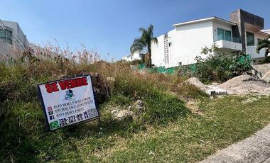 TERRENO EN VENTA CON SERVICIOSA SUBTERRANEOS