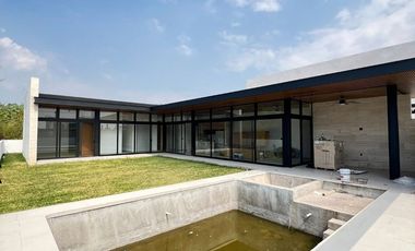 CASA MINIMALISTA EN LOMAS DE COCOYOC LISTA PARA ESTRENAR