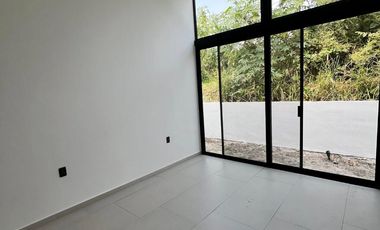 CASA MINIMALISTA EN LOMAS DE COCOYOC LISTA PARA ESTRENAR