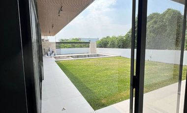 CASA MINIMALISTA EN LOMAS DE COCOYOC LISTA PARA ESTRENAR