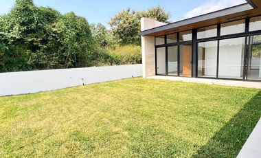 CASA MINIMALISTA EN LOMAS DE COCOYOC LISTA PARA ESTRENAR