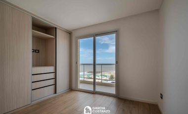 Venta de Piso de Categoría en La Perla con Vista al Mar!